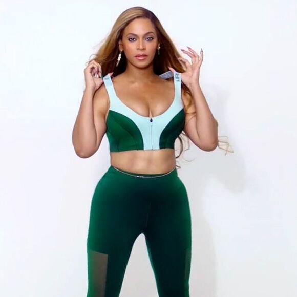 ADIDAS Ivy Park Beyonce Medium Support Zip Bra
Green Tint/Dark Green Brat XS NWT - Picture 11 of 13